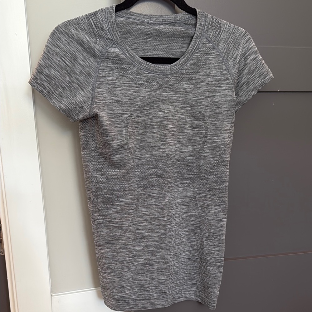 Lululemon Swiftly Tech Gray Women's Short Sleeved Top